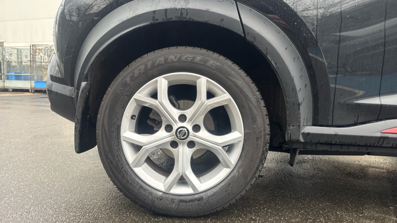 Nissan Juke 1.0 DiG-T N-Connecta 5dr Petrol Hatchback